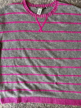 Autumn Cashmere Gray Sweater with Hot Pink Trim NWOT 100% cashmere